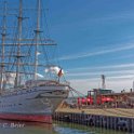 Gorch Fock im Hafenbecken